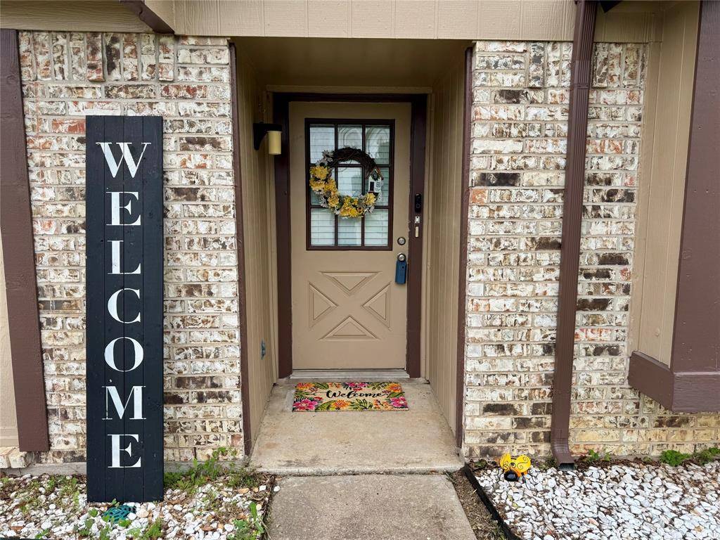 5665 Whitley Road, Haltom City, TX 76148