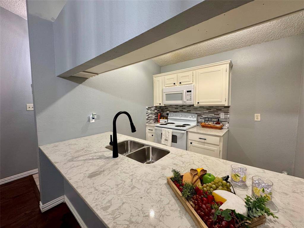 5665 Whitley Road, Haltom City, TX 76148