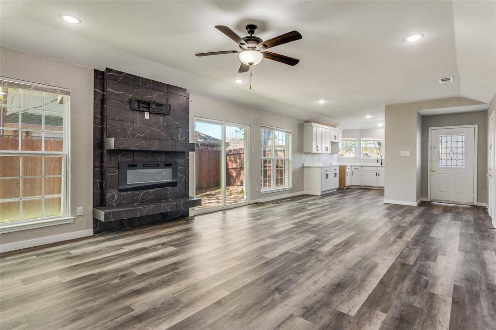 5225 Livermore Drive, Arlington, TX 76017