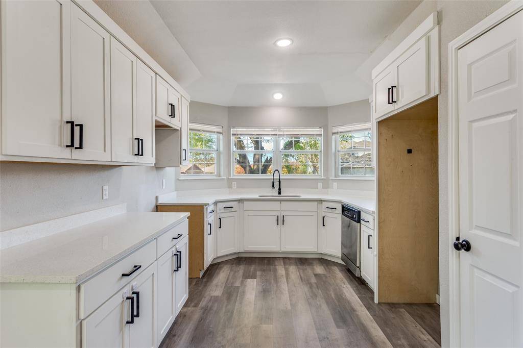 5225 Livermore Drive, Arlington, TX 76017