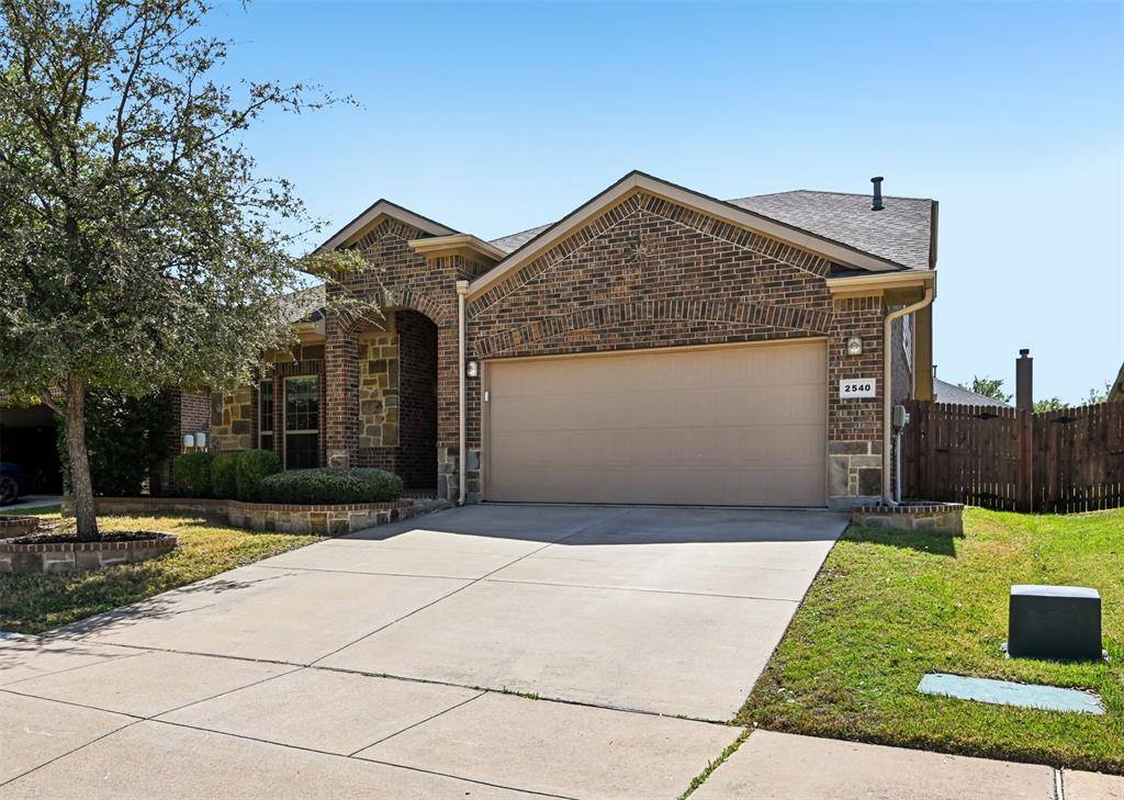 2540 Grey Kingbird Trail, Fort Worth, TX 76244