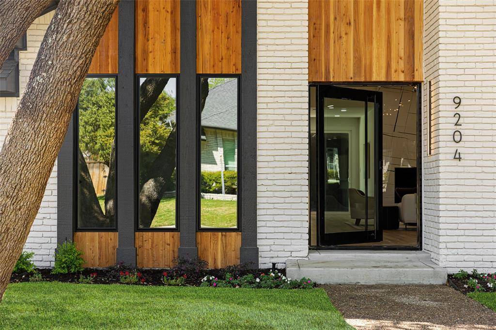 9204 Heatherdale Drive, Dallas, TX 75243
