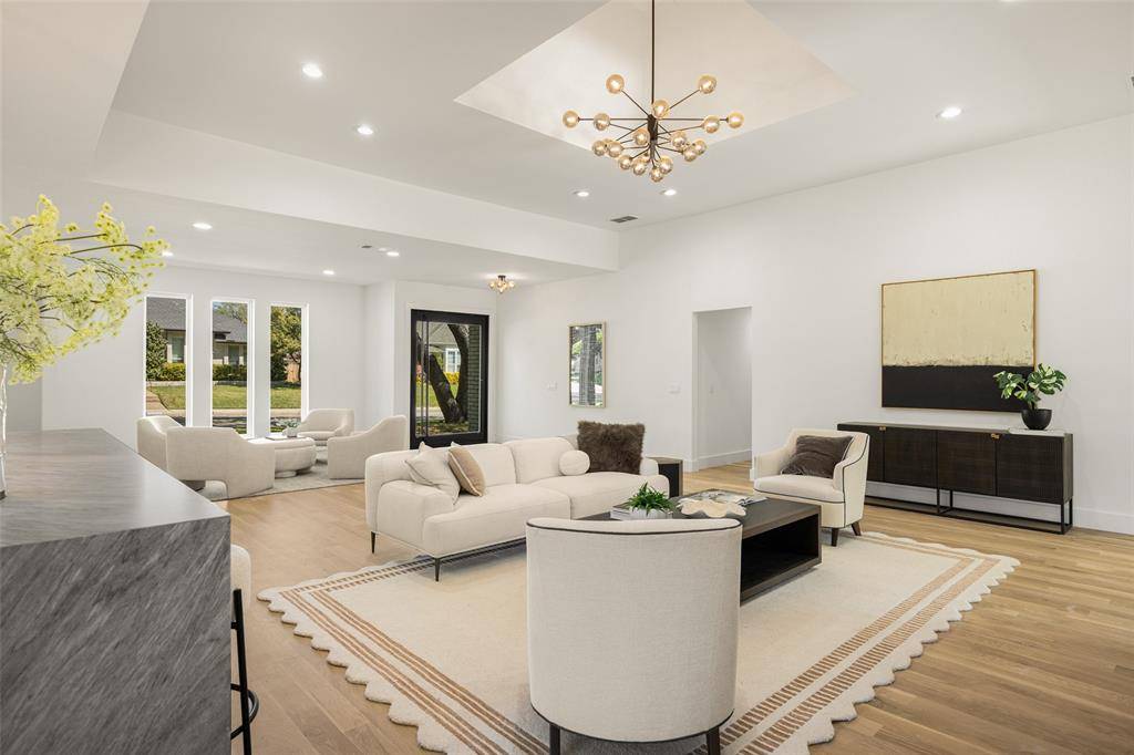 9204 Heatherdale Drive, Dallas, TX 75243