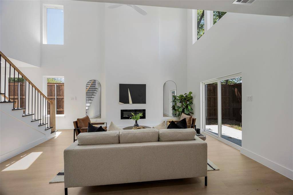 459 Hart Street, Dallas, TX 75203