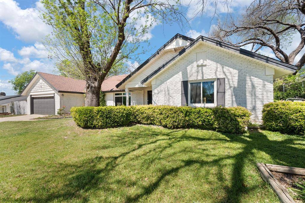 8116 Bangor Drive, Benbrook, TX 76116