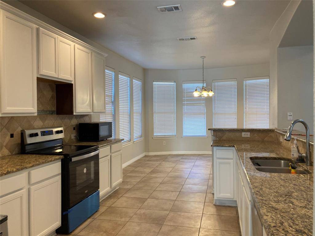 2744 Ferdinand, Grand Prairie, TX 75054