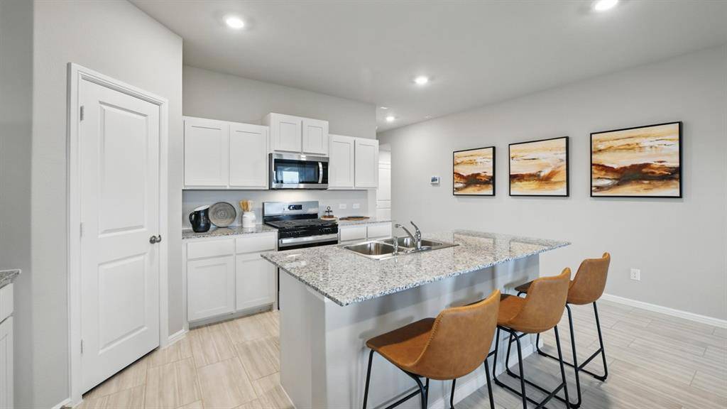 16612 LAGUNA VISTA Street, Fort Worth, TX 76247