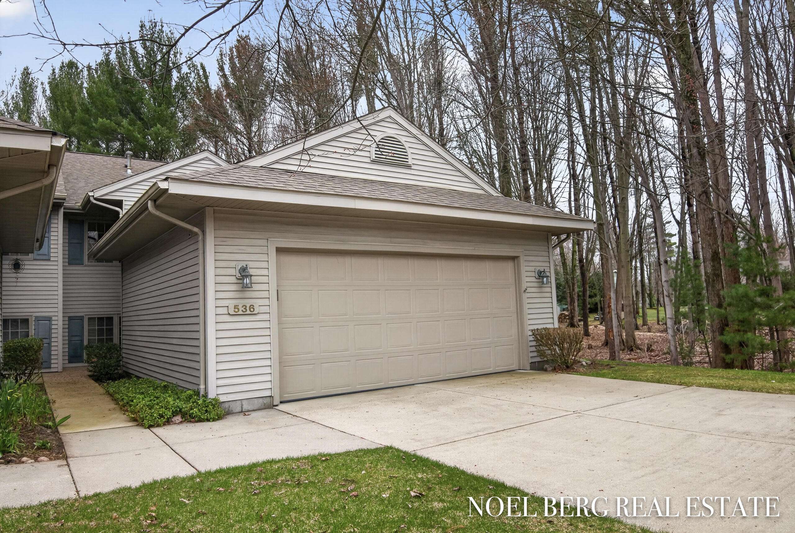 536 Tournament CIR #9, Norton Shores City, MI 49444