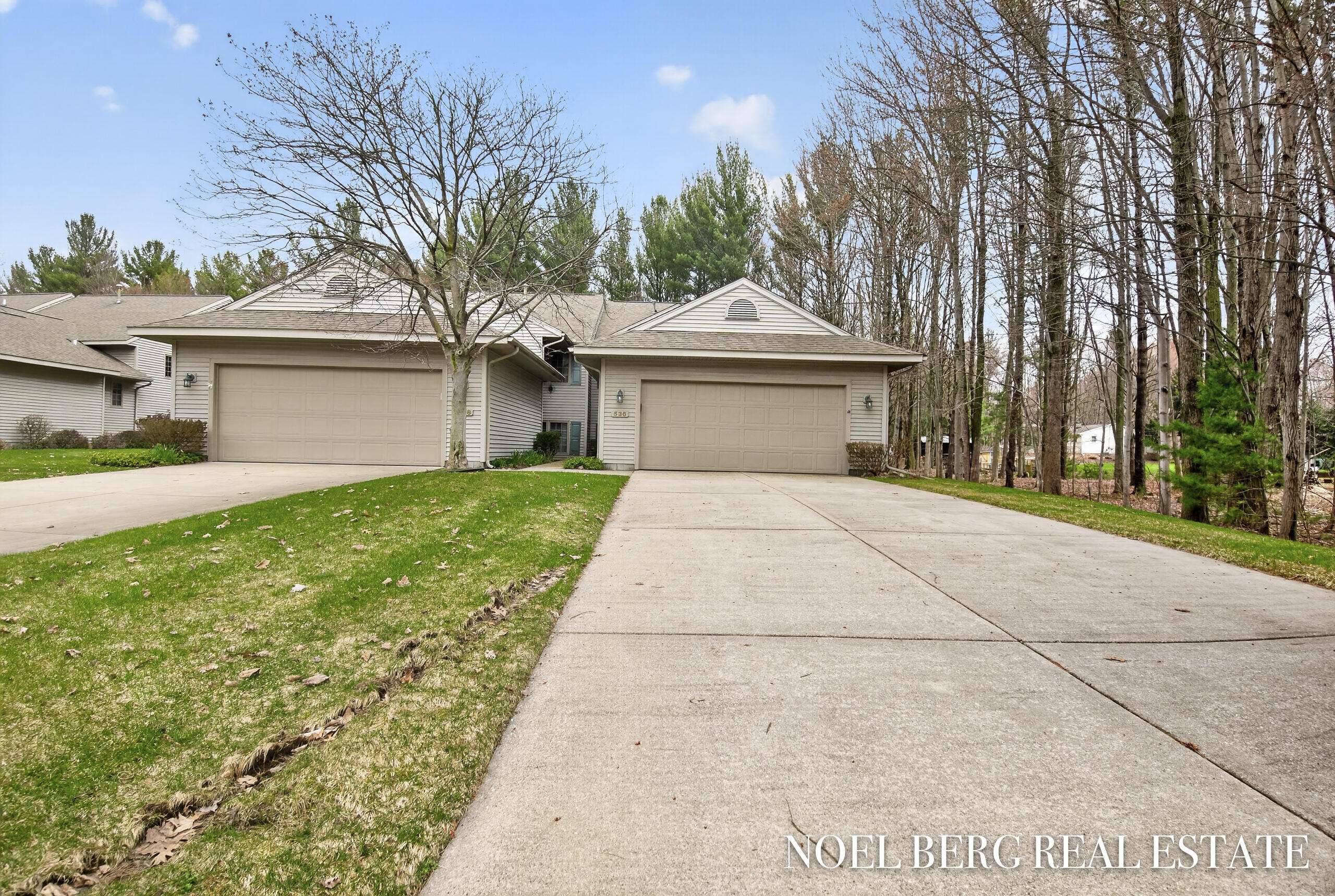 536 Tournament CIR #9, Norton Shores City, MI 49444