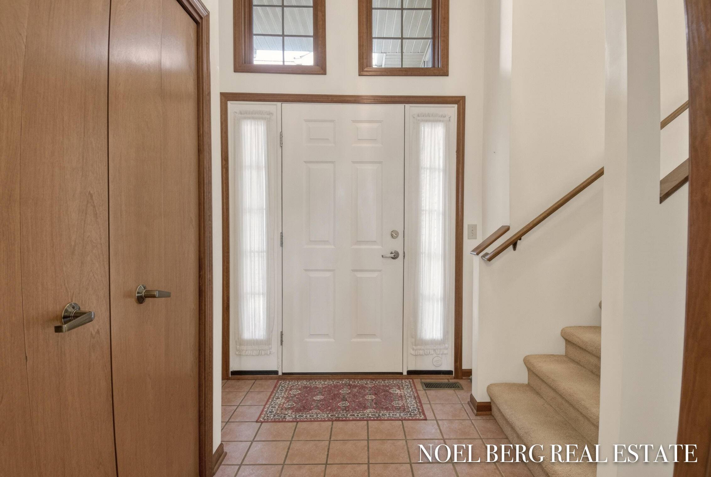 536 Tournament CIR #9, Norton Shores City, MI 49444