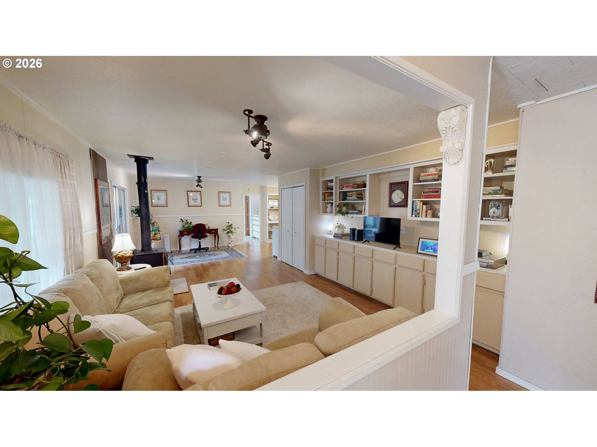 99005 W FREEMAN LN, Brookings, OR 97415