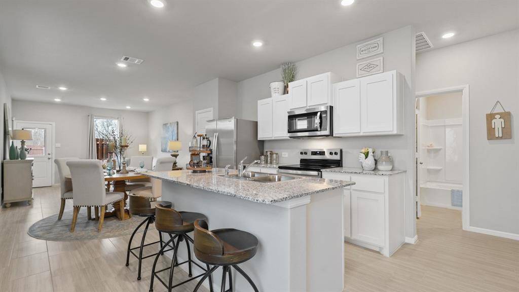 3041 MAPLE ORCHARD Lane, Fort Worth, TX 76140