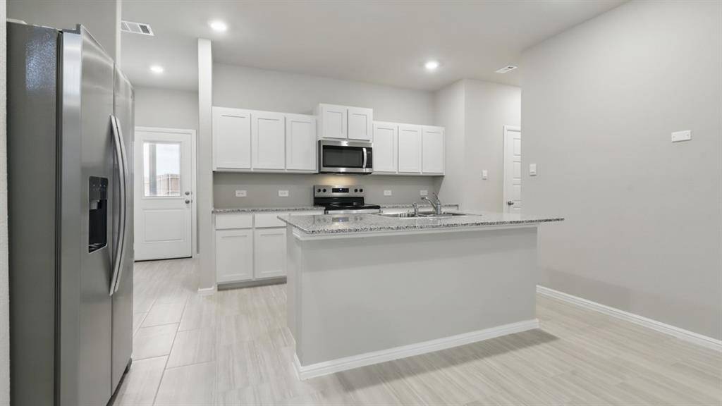 3017 MAPLE ORCHARD Lane, Fort Worth, TX 76140