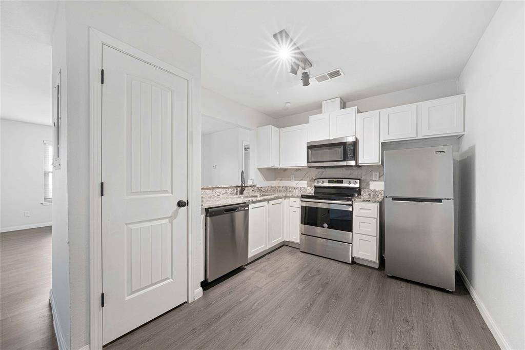 2200 E Trinity Mills Road #510, Carrollton, TX 75006