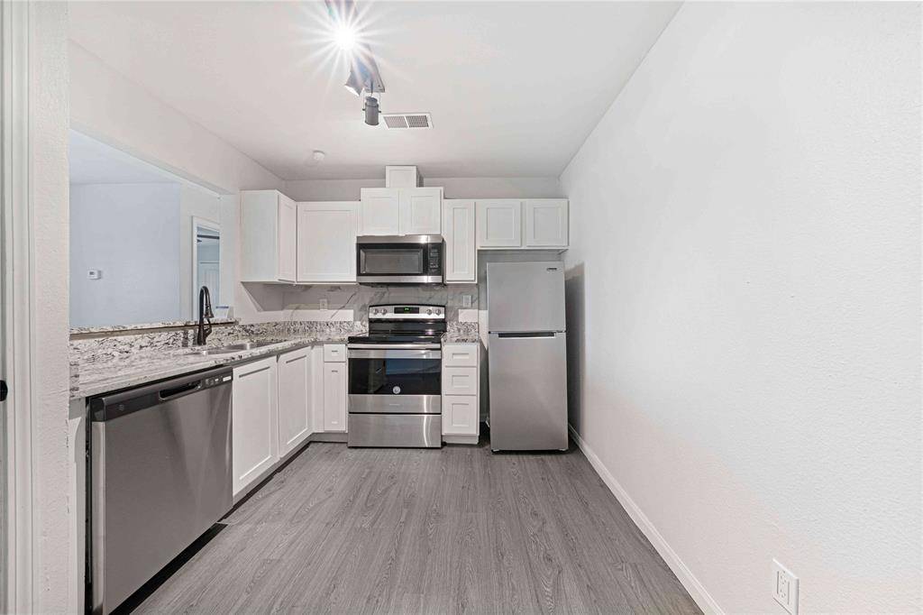 2200 E Trinity Mills Road #510, Carrollton, TX 75006