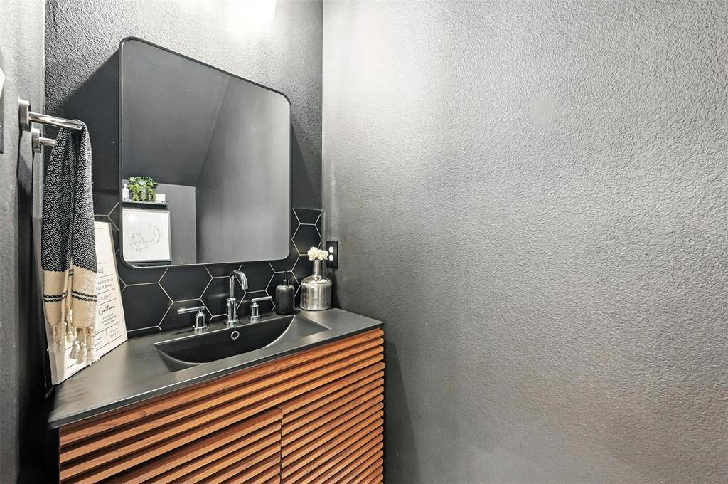7513 Laburnam Road, Dallas, TX 75228