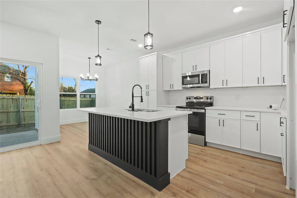 3702 Penelope Street, Dallas, TX 75210