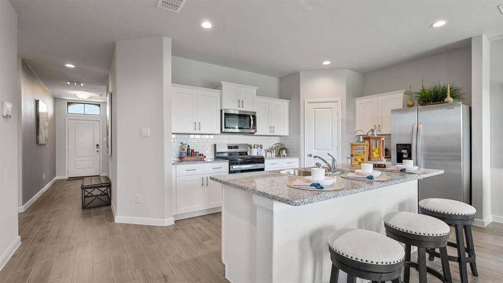 137 TRINITY Street, Grandview, TX 76050