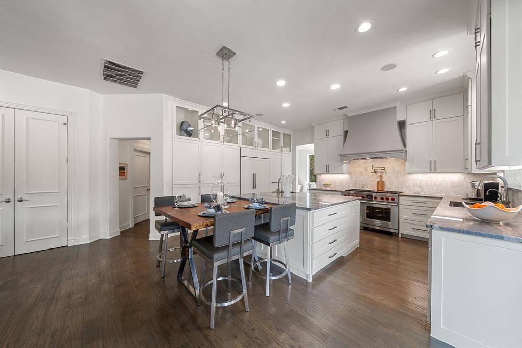 616 Honeysuckle Hollow, Southlake, TX 76092