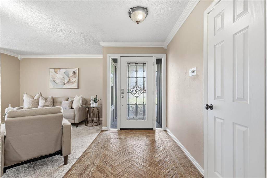 15741 Mapleview Circle, Dallas, TX 75248