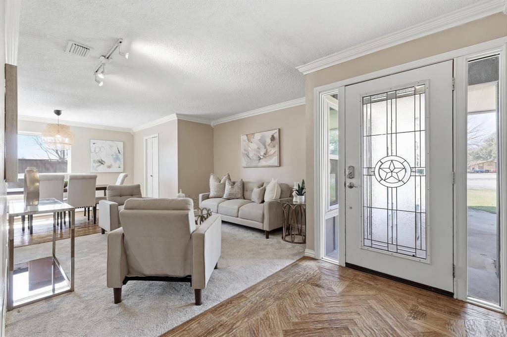 15741 Mapleview Circle, Dallas, TX 75248