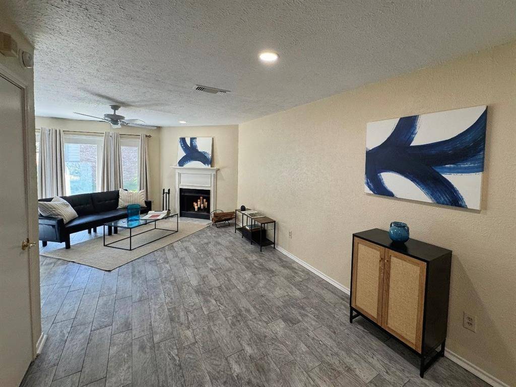 2535 Wedglea Drive #123, Dallas, TX 75211