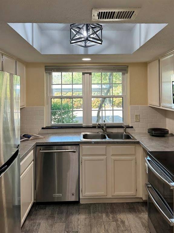 2535 Wedglea Drive #123, Dallas, TX 75211