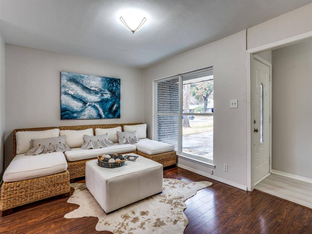 819 Kingswood Avenue, Richardson, TX 75080