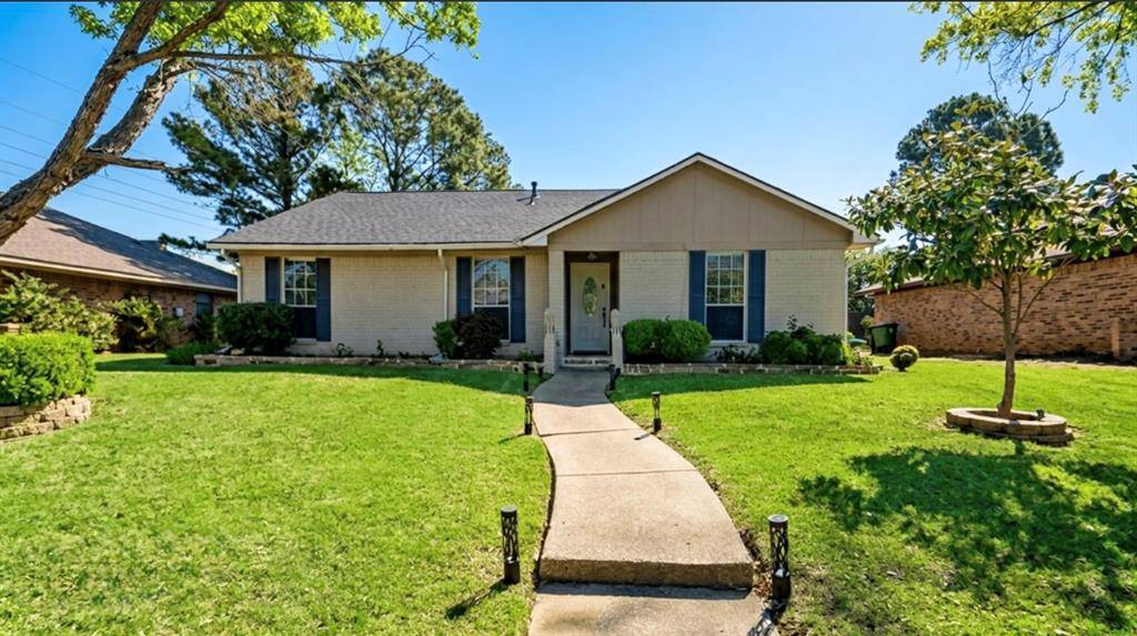 1923 Sierra Drive, Lewisville, TX 75077