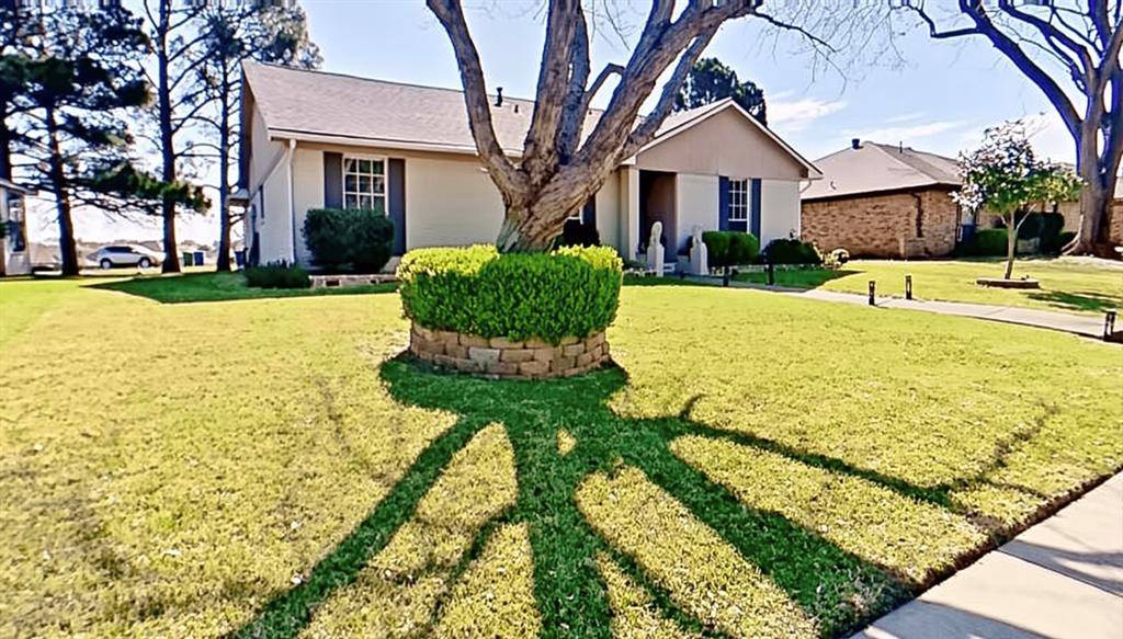 1923 Sierra Drive, Lewisville, TX 75077