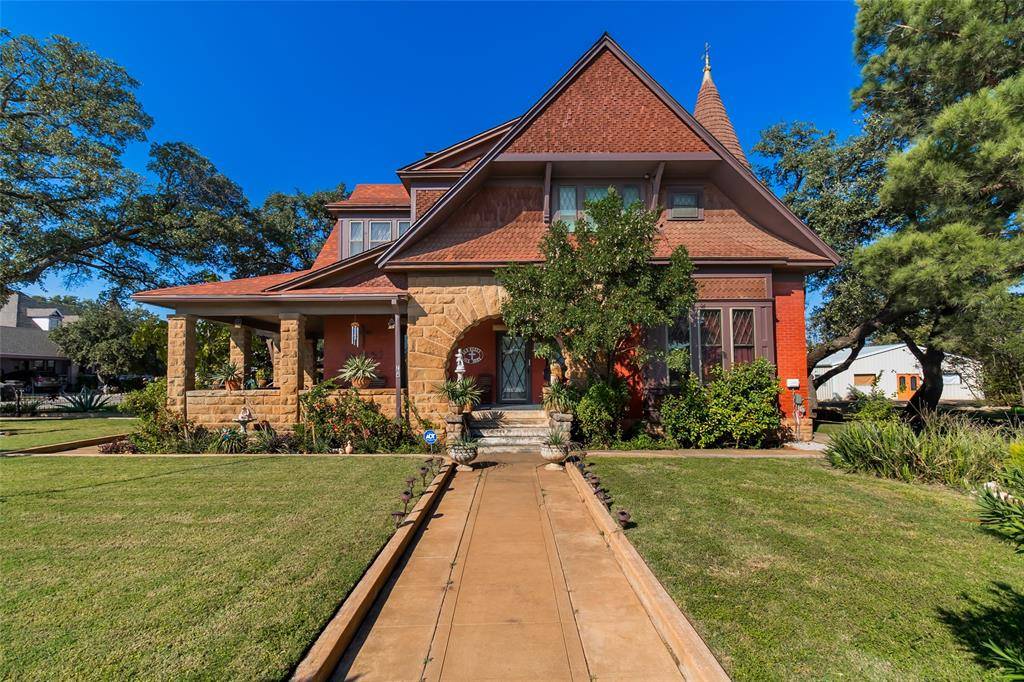 704 S Bridge Street, Brady, TX 76825