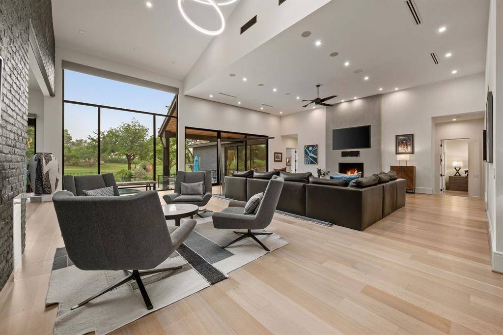 3907 Fox Glen Drive, Irving, TX 75062