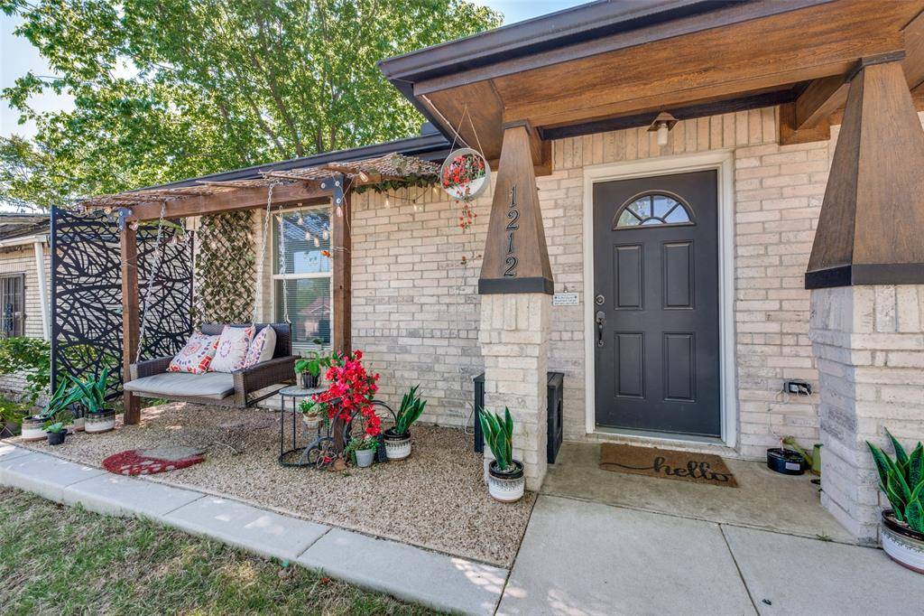 1212 E Jessamine Street, Fort Worth, TX 76104