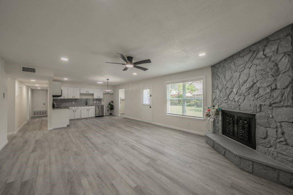 228 Blair Lane, Arlington, TX 76014