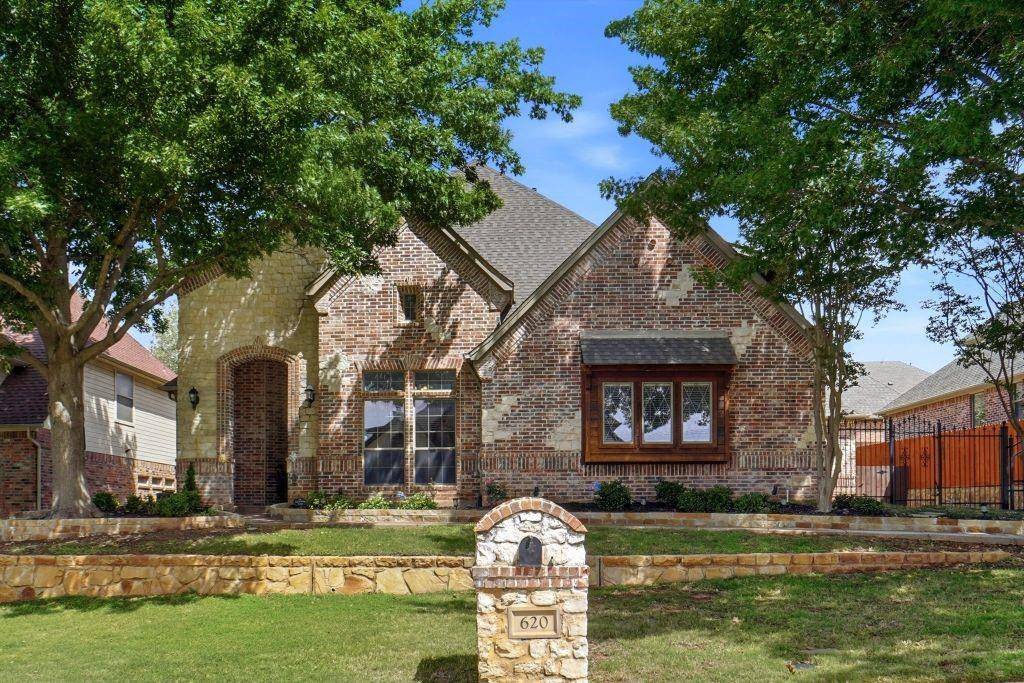 620 Highview Lane, Hurst, TX 76054