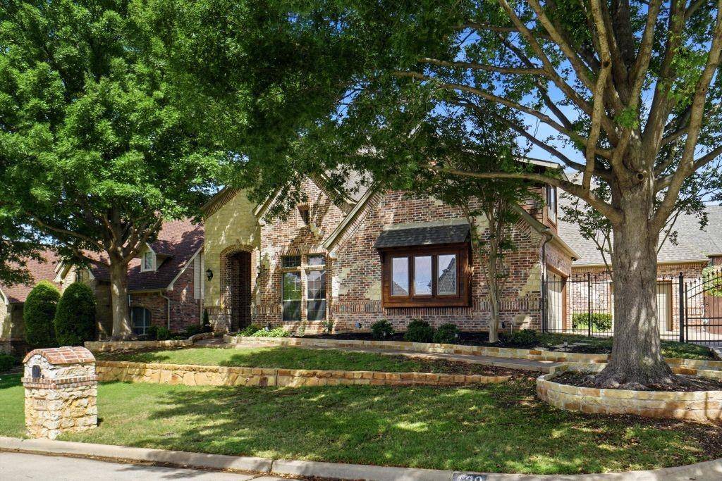620 Highview Lane, Hurst, TX 76054