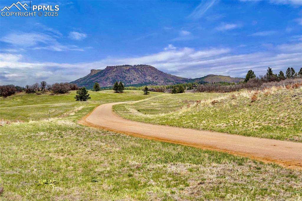 2 Perry Park RD, Larkspur, CO 80118