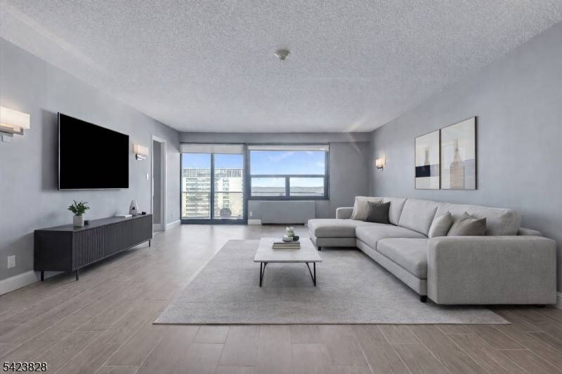 2 Claridge Dr #7KE, Verona Twp., NJ 07044