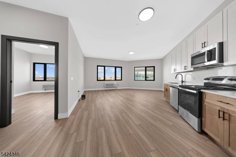 87 Mary St #505, Paterson City, NJ 07503