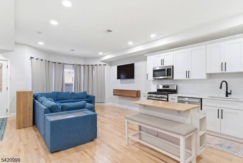 204 19Th Ave, Irvington Twp., NJ 07111