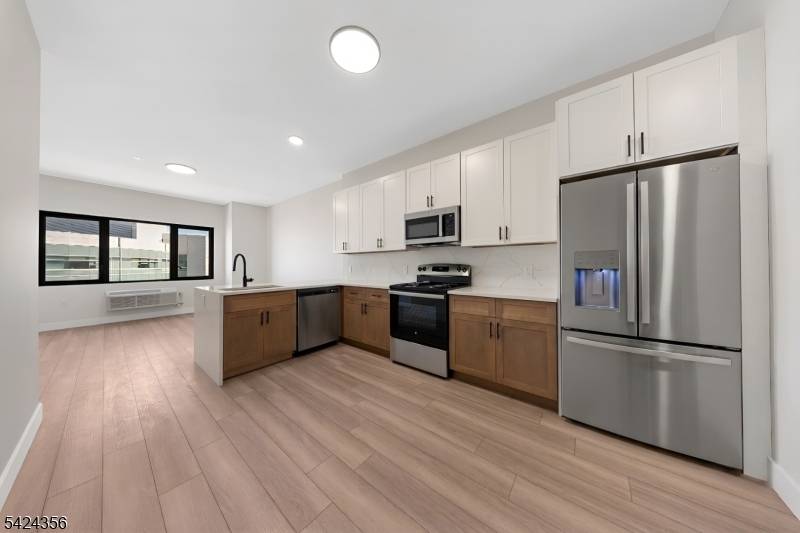 87 Mary St #506, Paterson City, NJ 07503