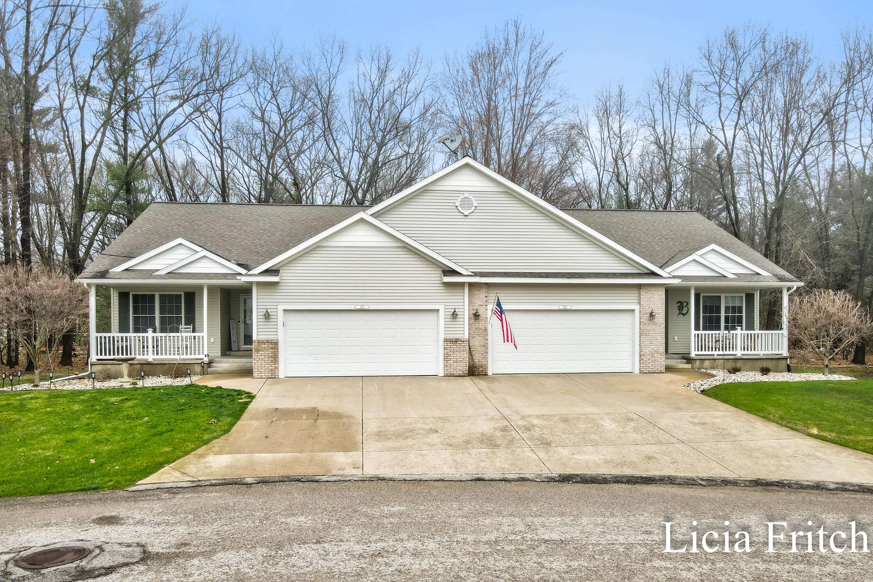 1527 W Addison WAY, Laketon Twp, MI 49445