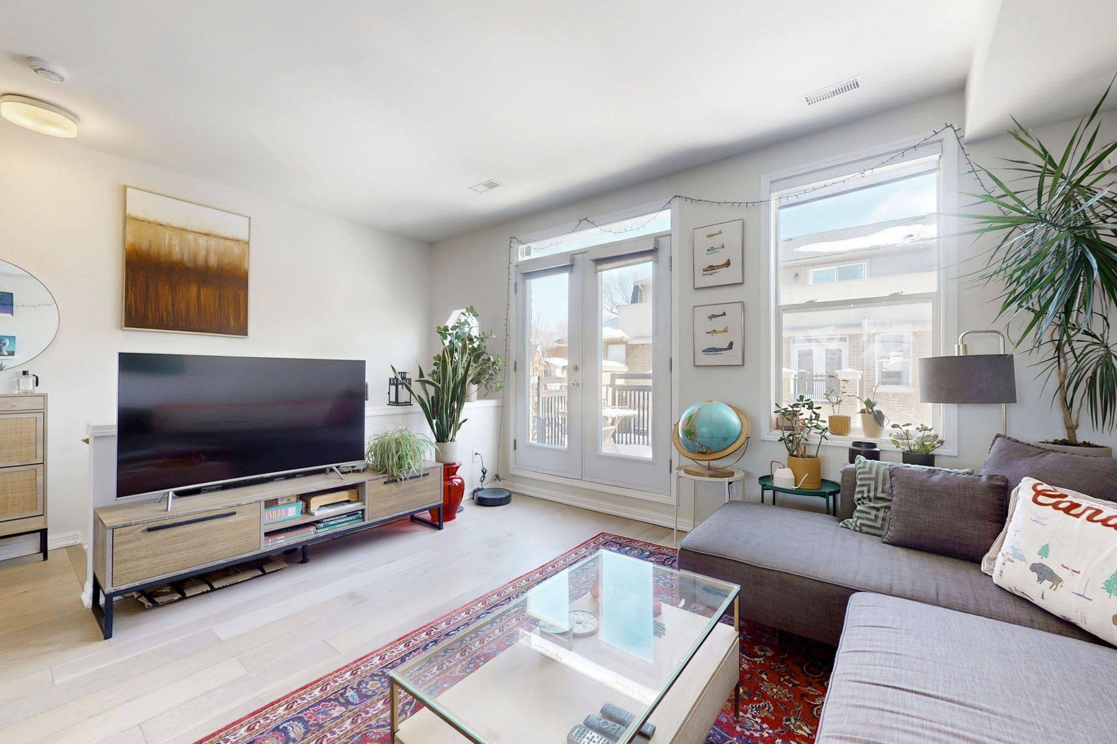 55 Halton ST #213, Toronto C01, ON M6J 1R5