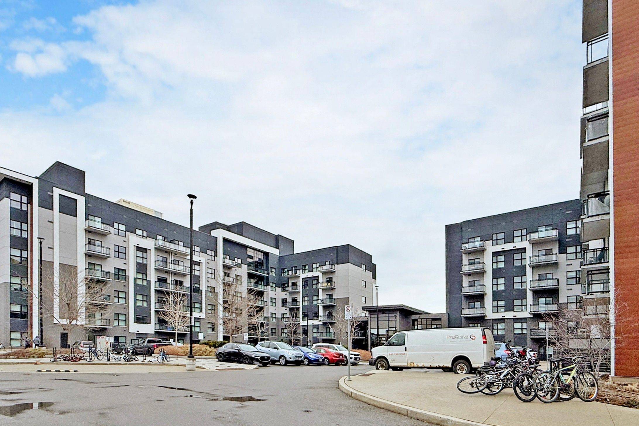 102 Grovewood Common #334, Oakville, ON L6H 0X2