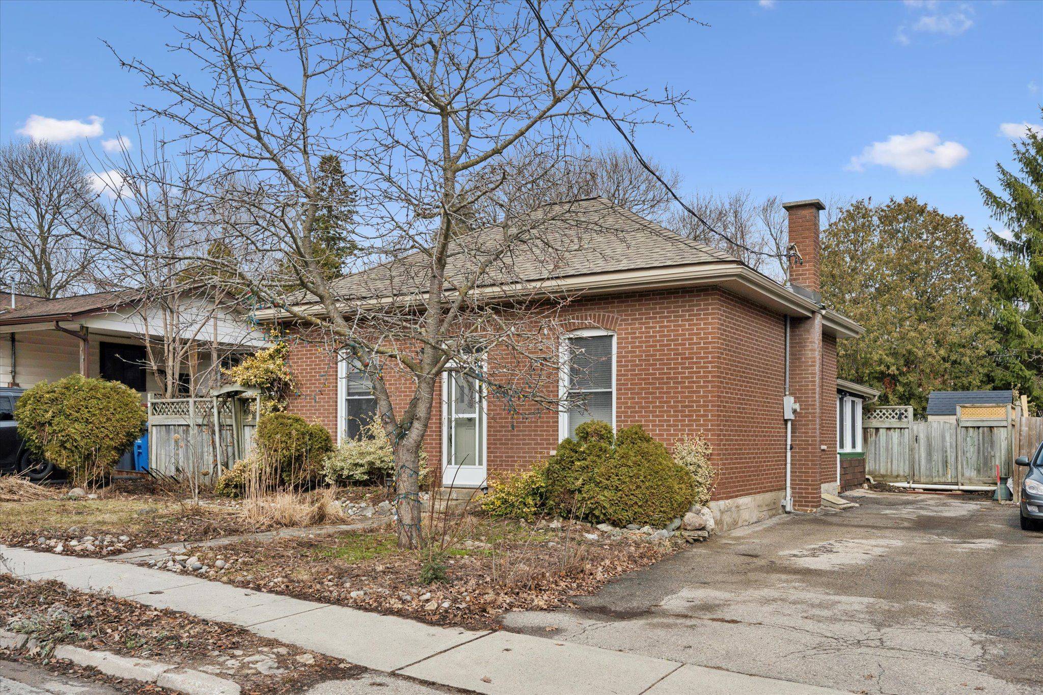 98 Hearn AVE, Guelph, ON N1H 5Y5