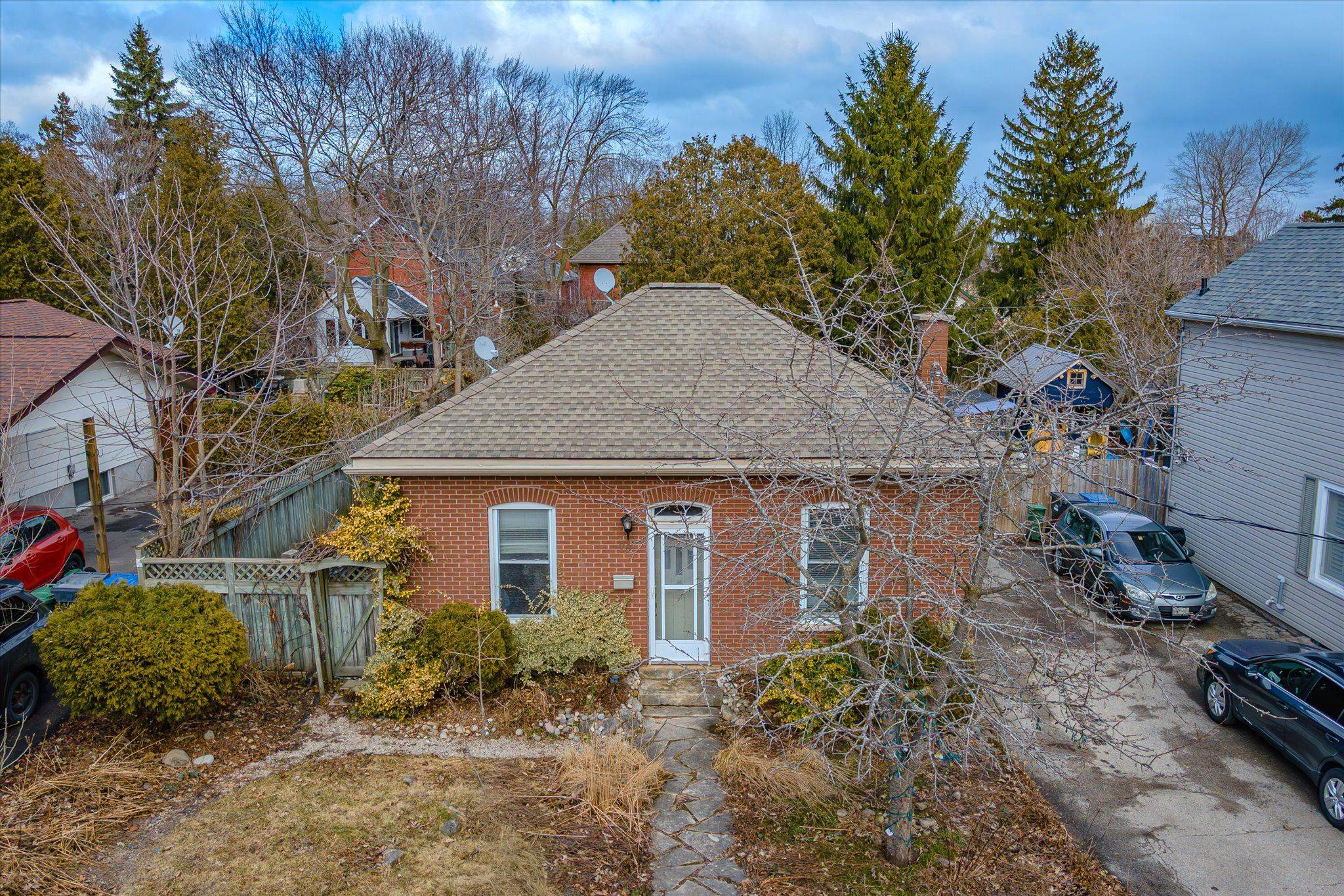 98 Hearn AVE, Guelph, ON N1H 5Y5