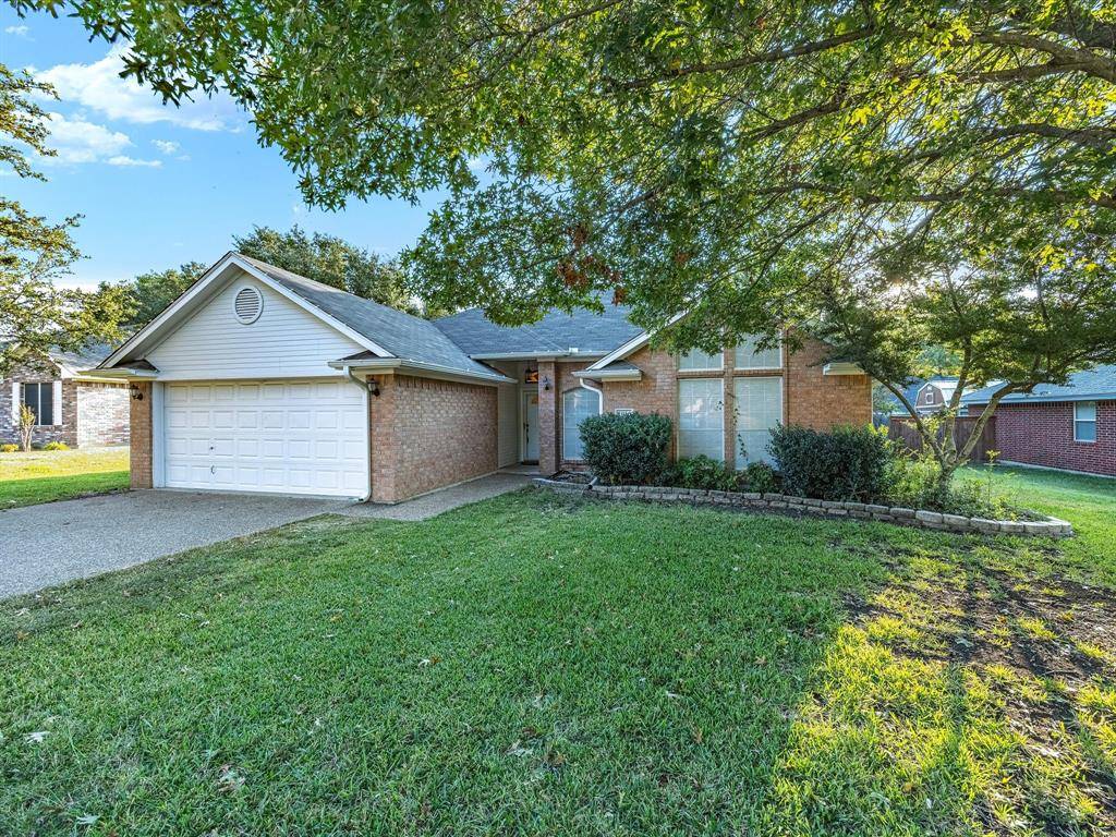 1016 N Carolina Avenue, Midlothian, TX 76065