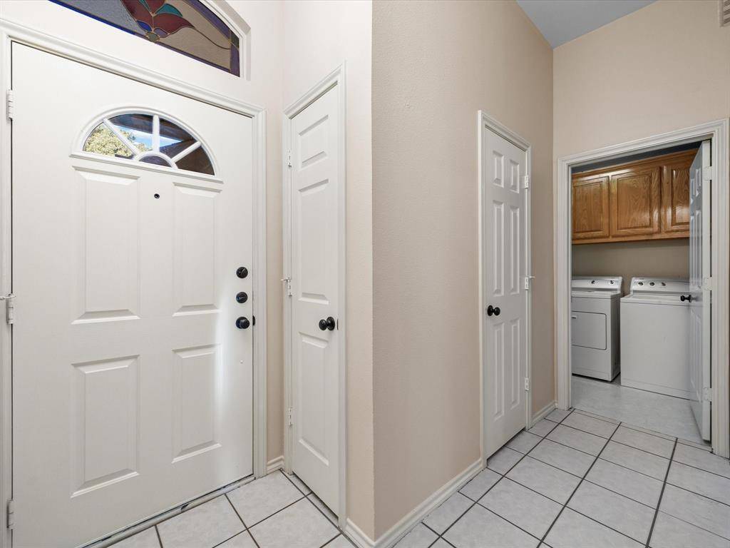 1016 N Carolina Avenue, Midlothian, TX 76065