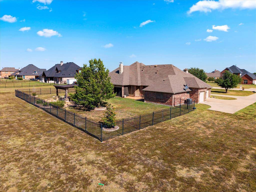 22 Windsor Drive, Mclendon Chisholm, TX 75032