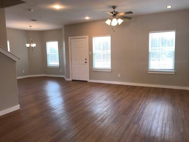 3542 Apple Valley Way, Dallas, TX 75227